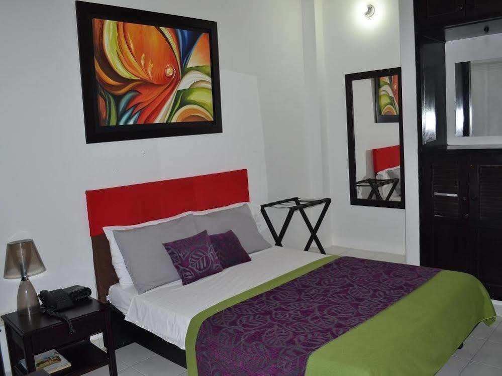 מלון מונטריה Ayenda Casa Real מראה חיצוני תמונה